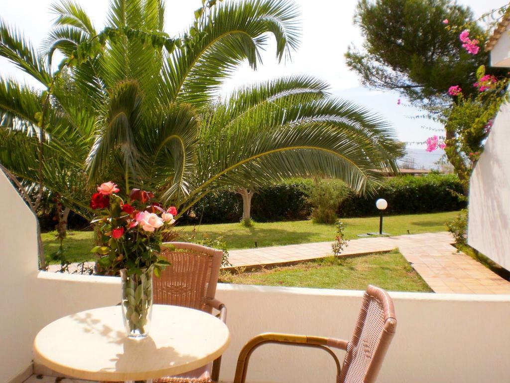 Hotel Oasis Kyparissia Exterior foto