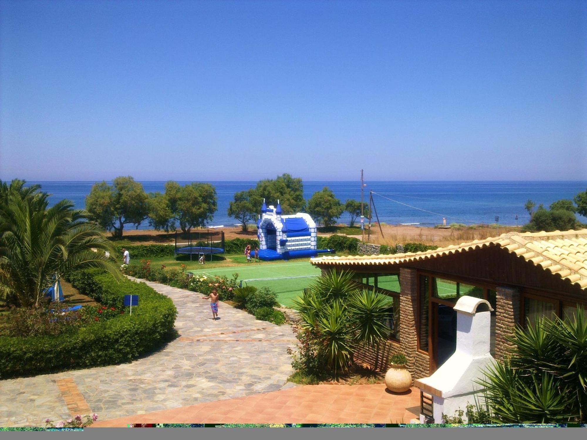 Hotel Oasis Kyparissia Exterior foto