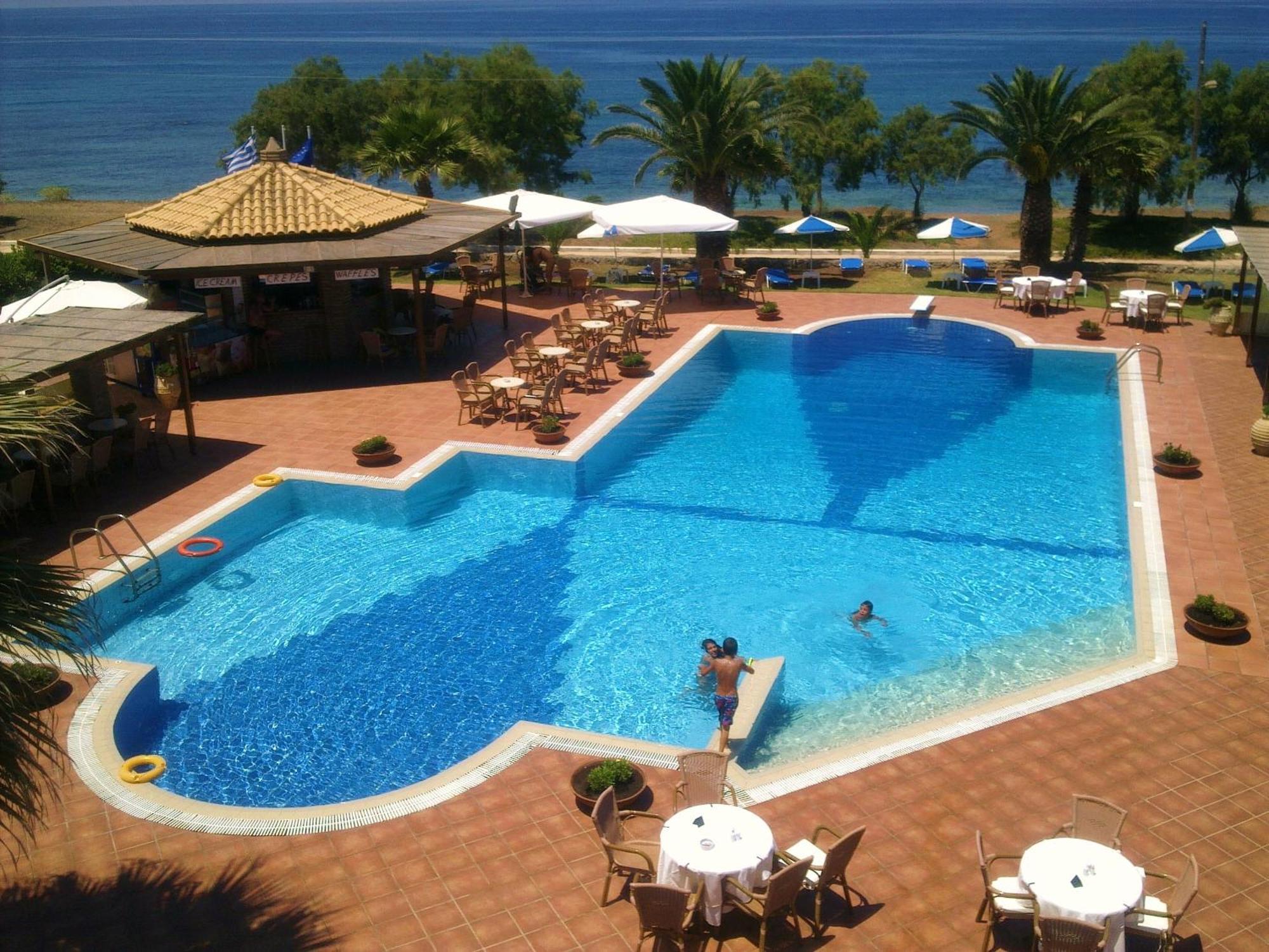Hotel Oasis Kyparissia Exterior foto