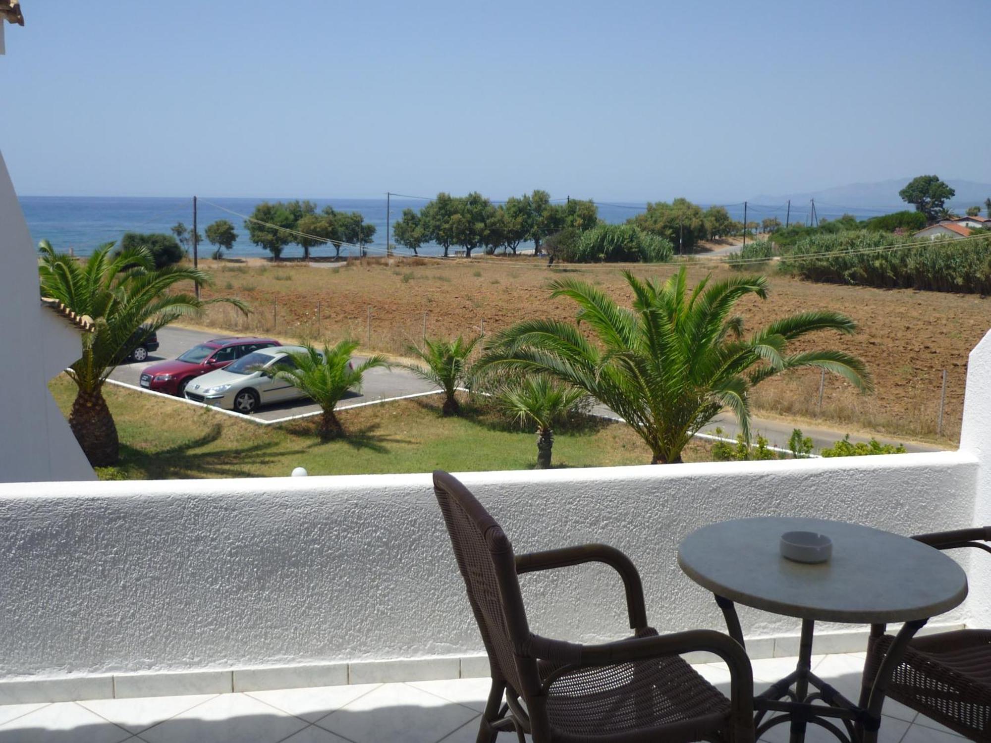 Hotel Oasis Kyparissia Exterior foto