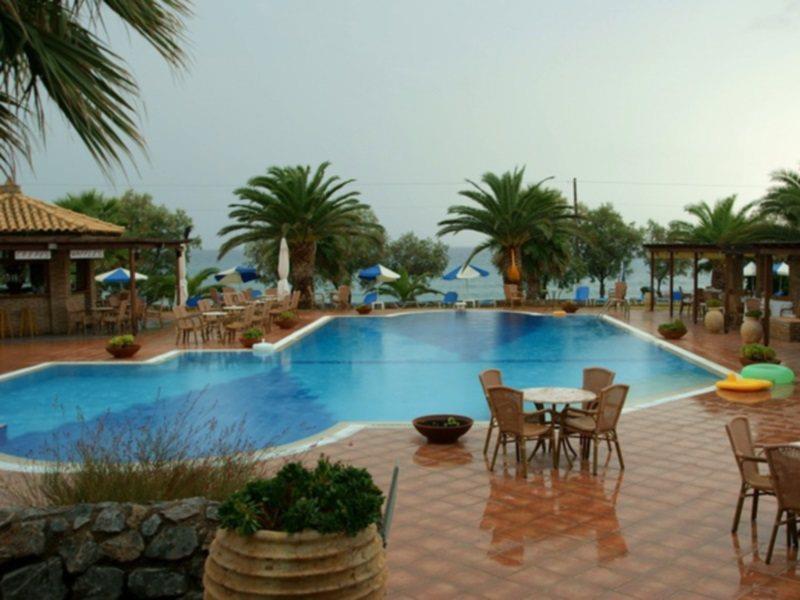 Hotel Oasis Kyparissia Exterior foto