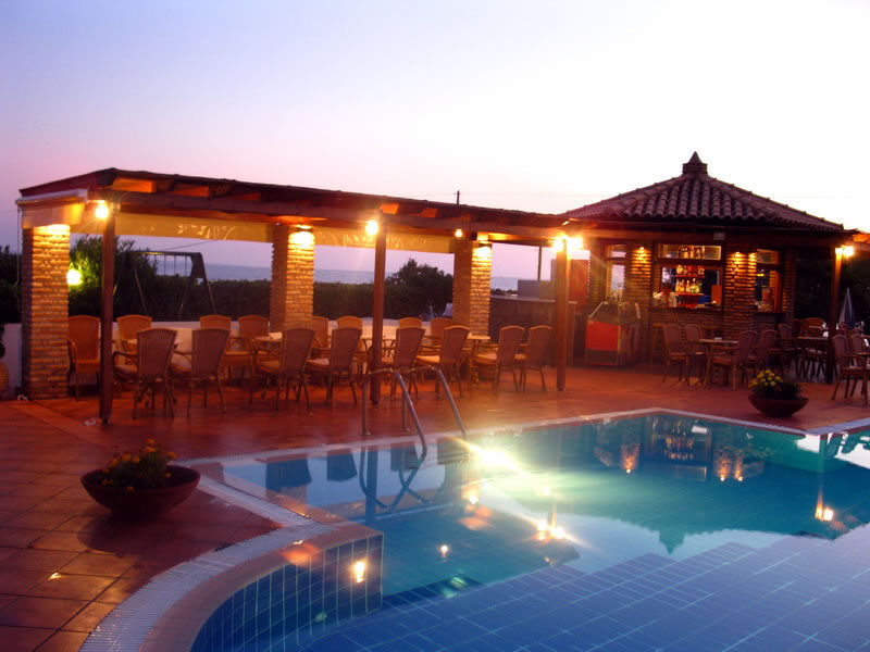 Hotel Oasis Kyparissia Exterior foto