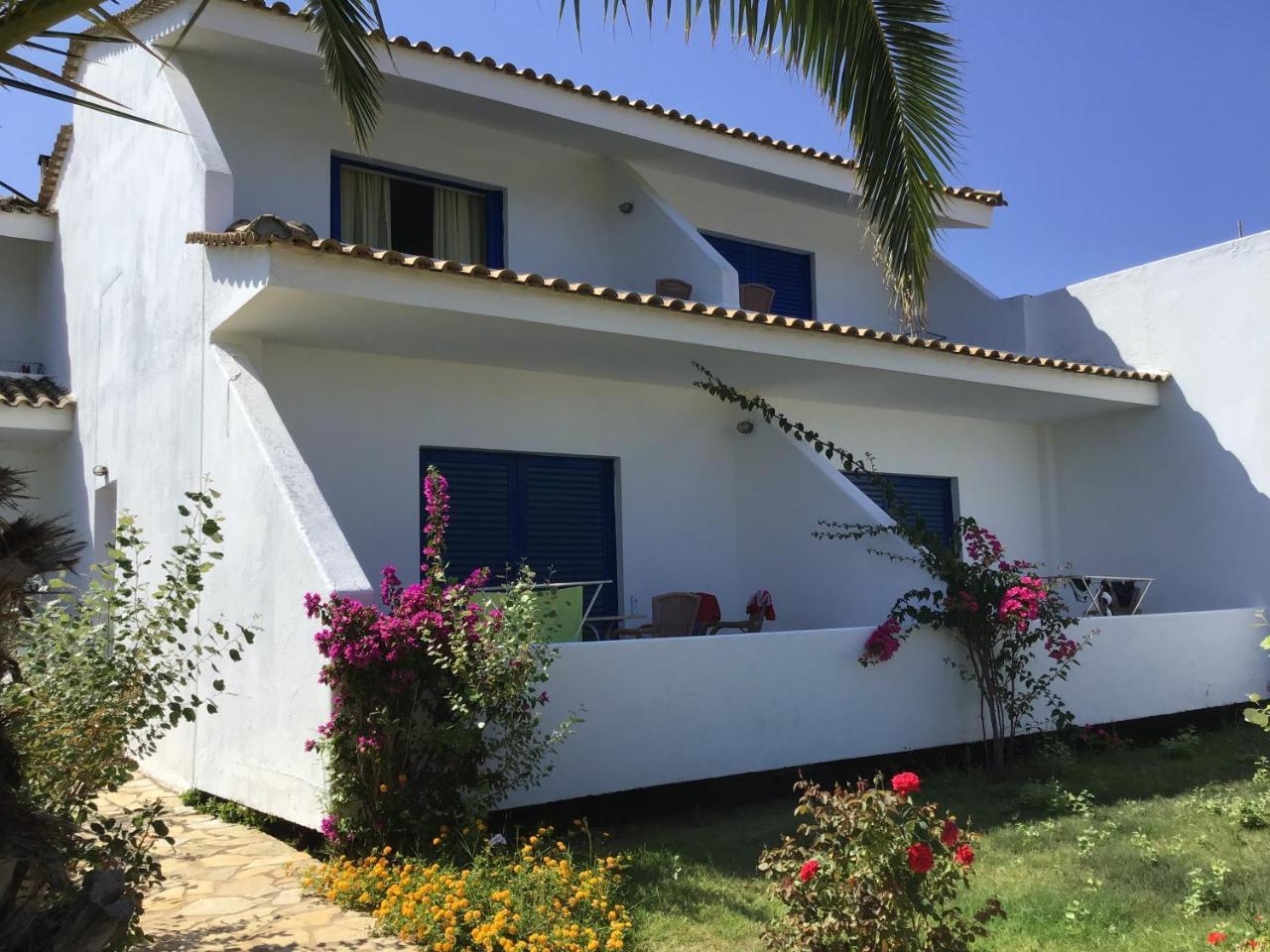 Hotel Oasis Kyparissia Exterior foto